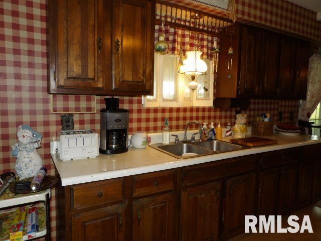 600 Panama St, Eldorado, IL 62930 - photo 12