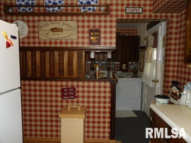 600 Panama St, Eldorado, IL 62930 - photo 13