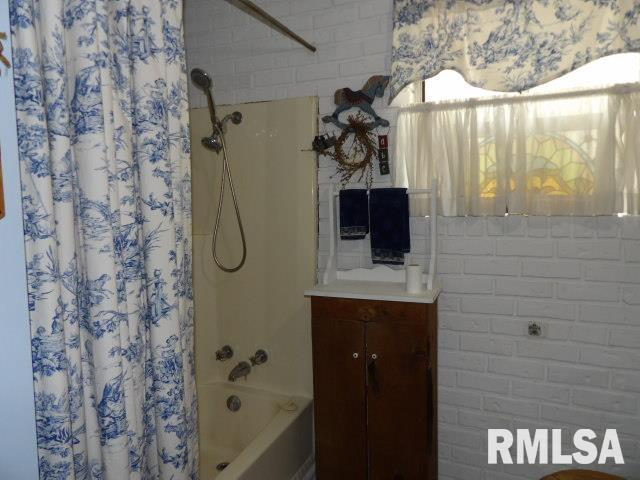 600 Panama St, Eldorado, IL 62930 - photo 19