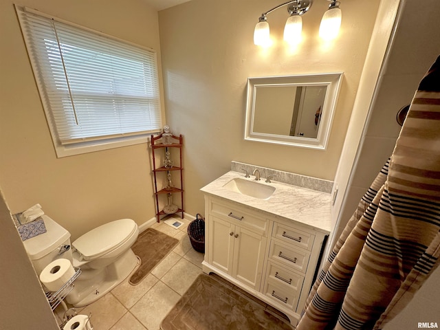6 Charles Dr, Centralia, IL 62801 - full bath featuring tile patterned floors and vanity