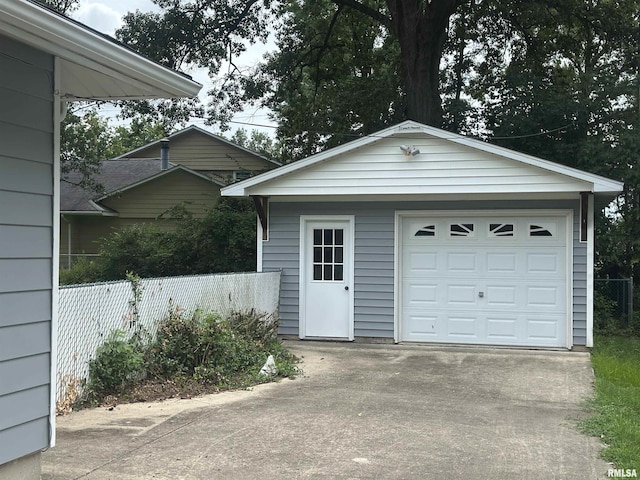 6 Charles Dr, Centralia, IL 62801 - detached garage featuring driveway
