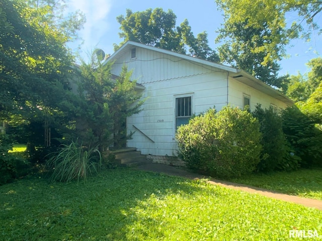 1309 W Sycamore St, Carbondale, IL 62901 - photo 1