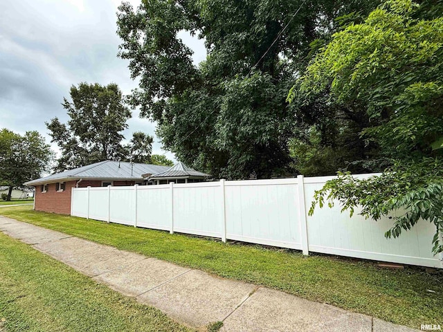 833 W 4th St, Flora, IL 62839 - photo 5