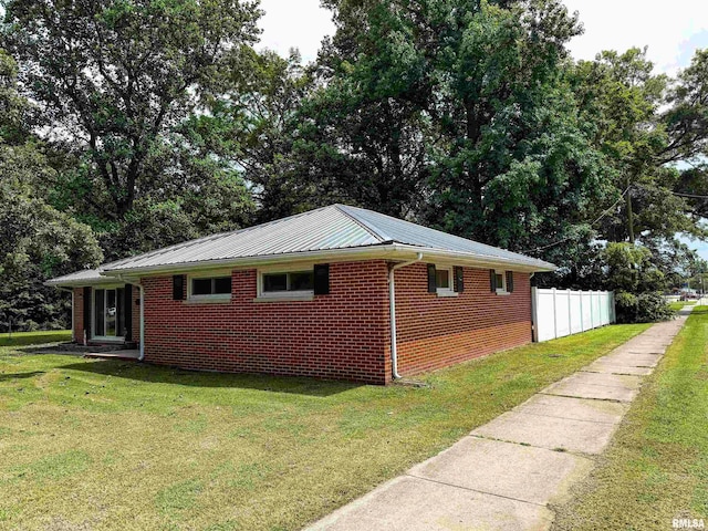 833 W 4th St, Flora, IL 62839 - photo 7