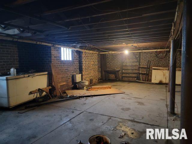 101 S 6th St, Murphysboro, IL 62966 - photo 31
