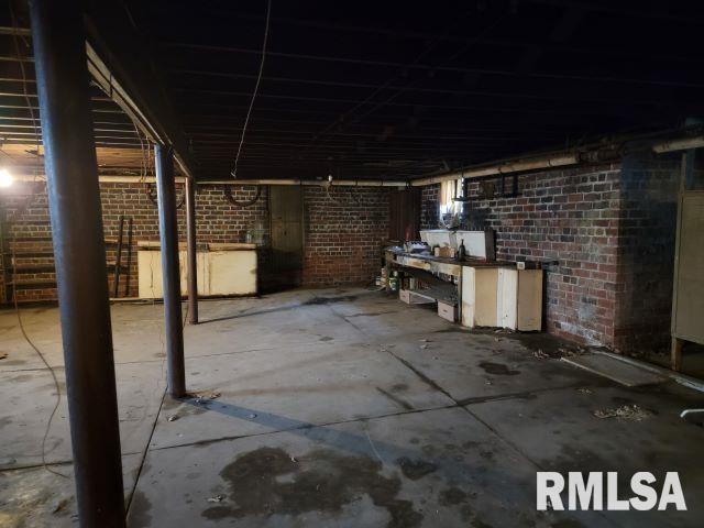 101 S 6th St, Murphysboro, IL 62966 - photo 32