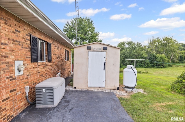 22677 Post Oak Rd, Walnut Hill, IL 62893 - photo 6