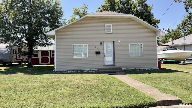 207 N 7th St, Benton, IL 62812 - photo 1