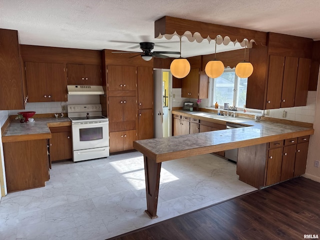 915 S Broadway St, Sesser, IL 60804 - photo 11