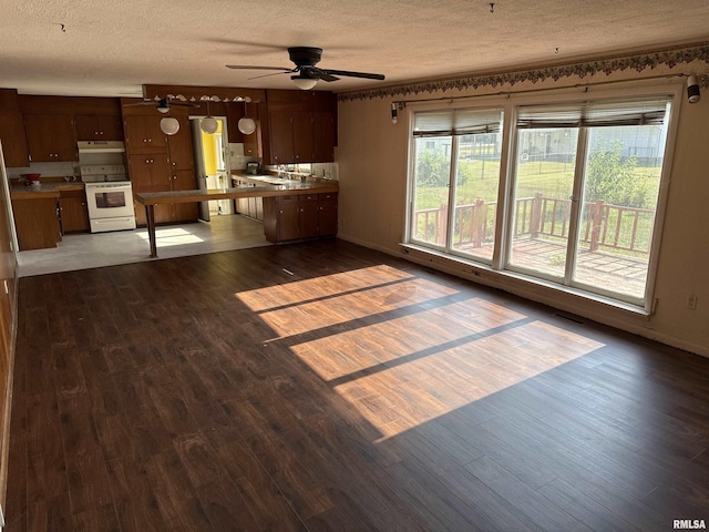 915 S Broadway St, Sesser, IL 60804 - photo 10