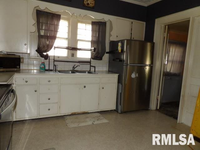 210 W Lincoln St, Harrisburg, IL 62946 - photo 5