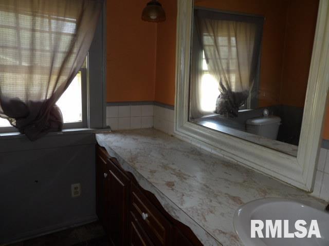 210 W Lincoln St, Harrisburg, IL 62946 - photo 8