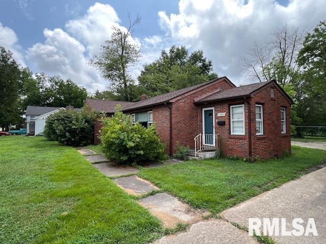 1403 W Hendrickson St, Marion, IL 62959 - photo 3