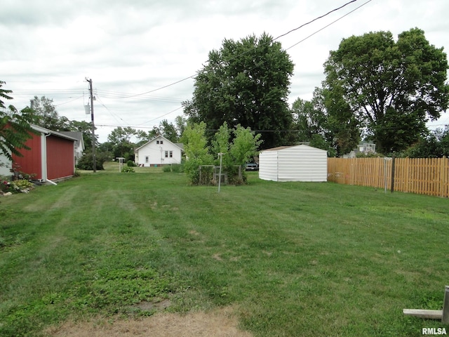 view of yard with a shed