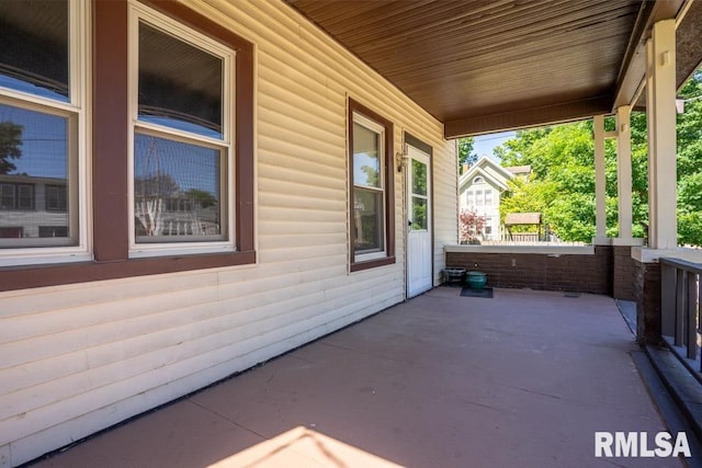 view of patio / terrace with covered porch