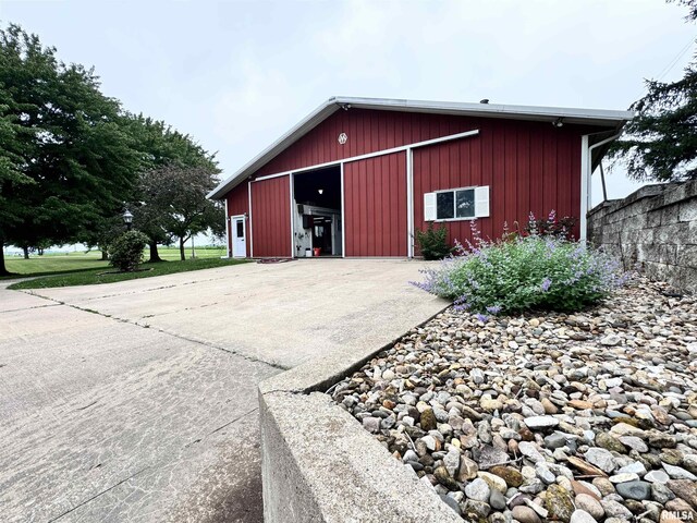 view of outdoor structure