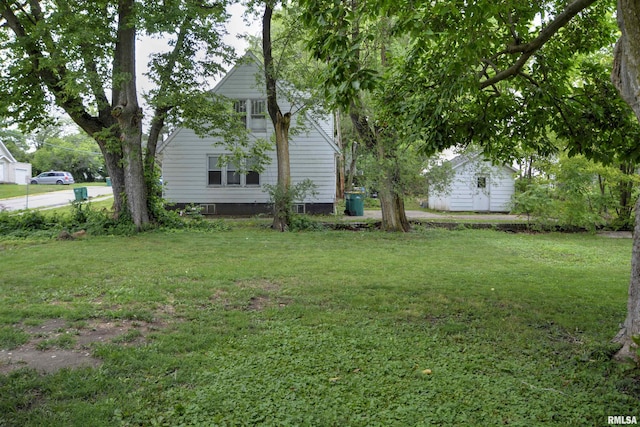 324 N Charles St, Macomb, IL 61455 - view of grassy yard