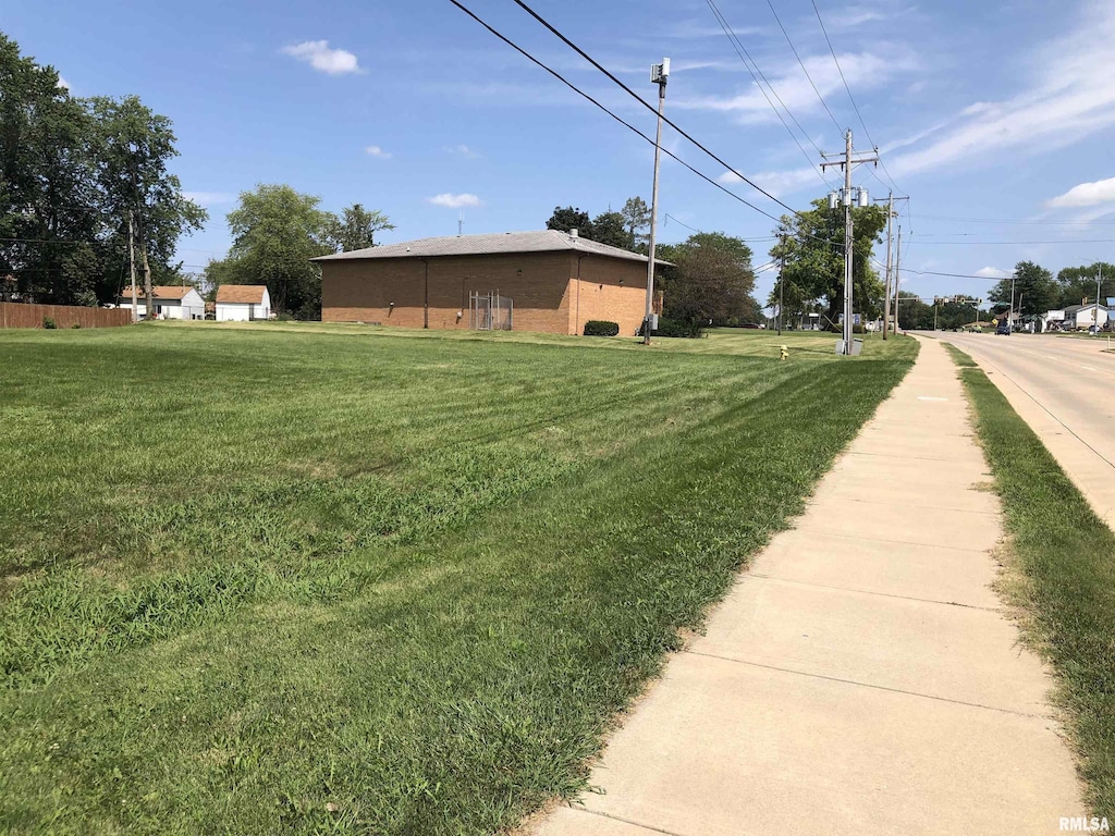 2218 Washington Rd, Washington, IL 61571 - photo 2