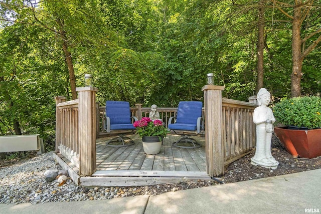 200 W Ravinwoods Rd, Peoria, IL 61615 - view of deck