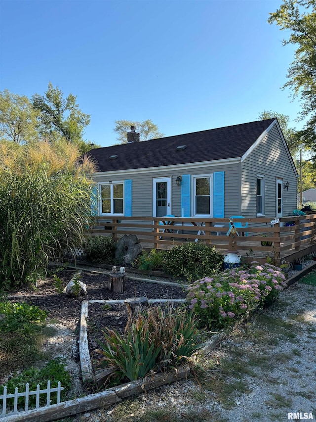 view of front facade featuring a deck