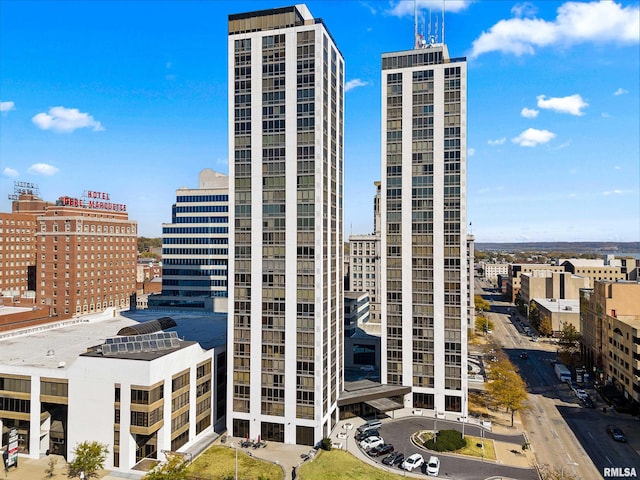 125 SW Jefferson St Unit W-5C, Peoria, IL 61602 - view of building exterior featuring a city view