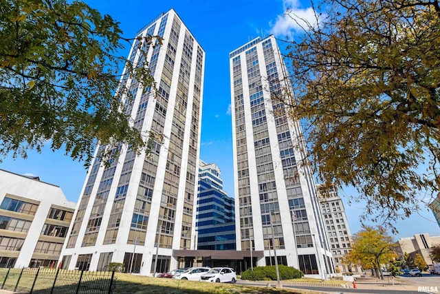 125 SW Jefferson St Unit W-5C, Peoria, IL 61602 - view of building exterior