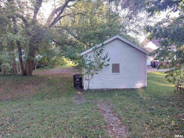 exterior space featuring a lawn