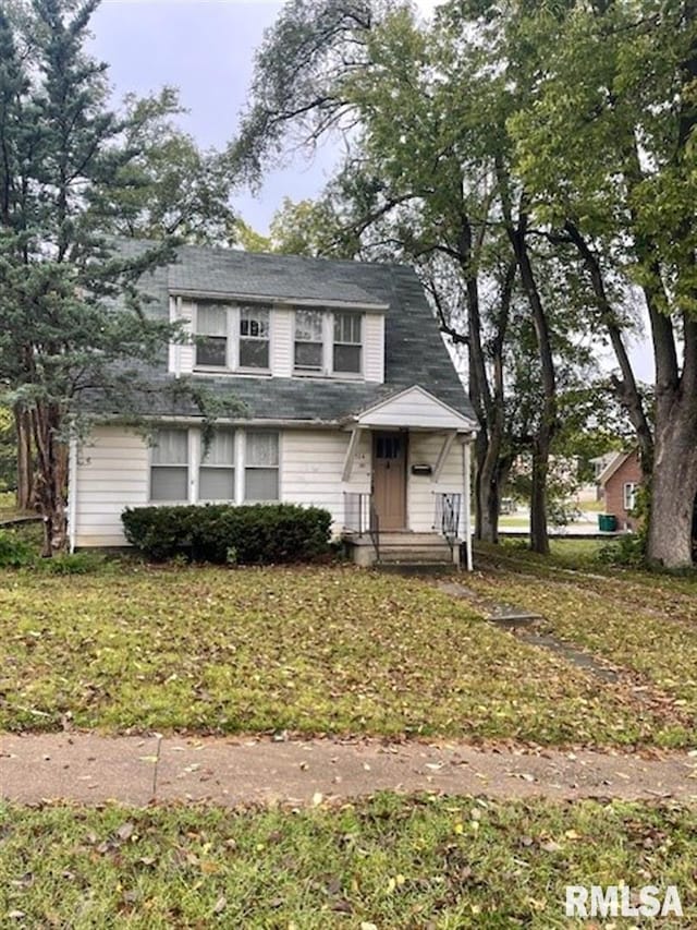 spare room with ceiling fan, hardwood / wood-style flooring, plenty of natural light, and crown molding