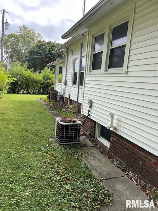 view of yard with cooling unit