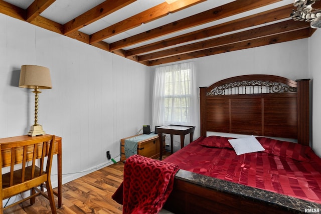 913 E Truitt Ave, Chillicothe, IL 61523 - bedroom with wood finished floors and beamed ceiling