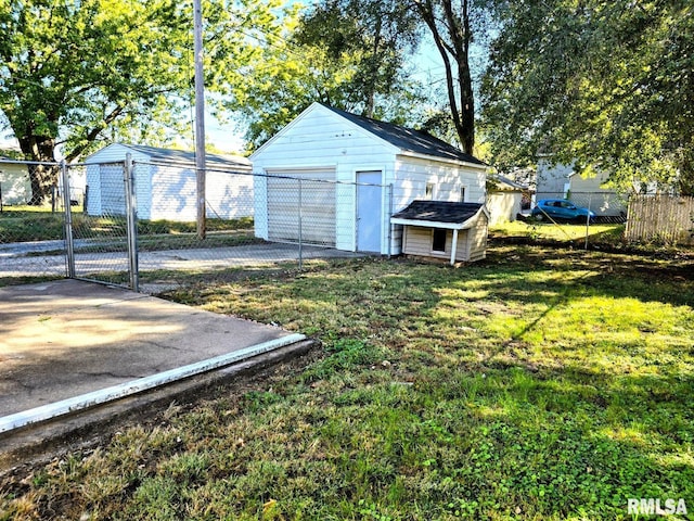 exterior space with a lawn