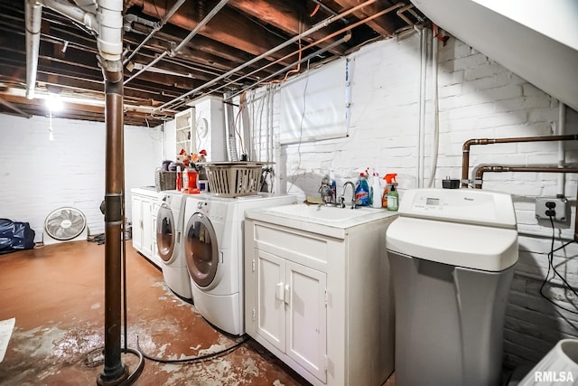 laundry room featuring washer and dryer