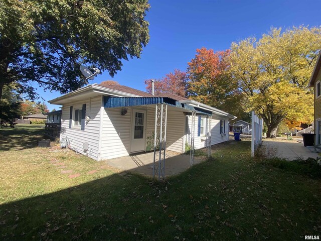 303 N Carole Ave, Hanna City, IL 61536 - photo 4