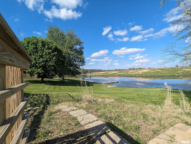 view of yard featuring a water view