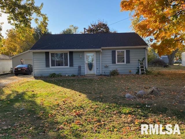 view of front of property with a front yard