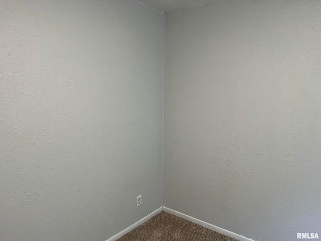 empty room with carpet