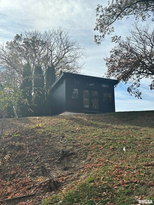 view of outdoor structure