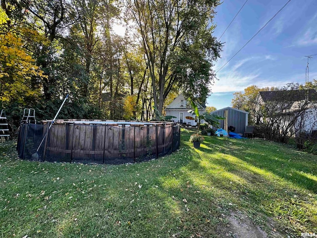 view of yard with a shed