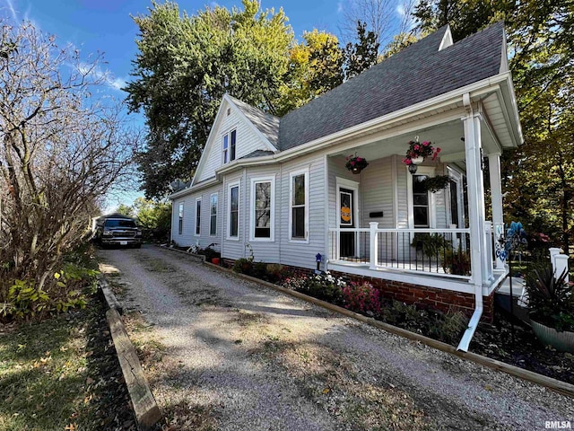 view of front facade featuring a porch