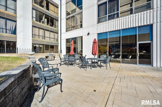 123 SW Jefferson Ave Unit E3S, Peoria, IL 61602 - view of patio / terrace