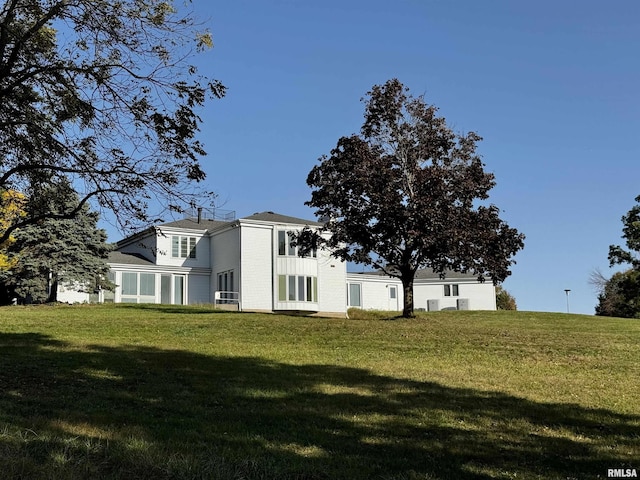 2001 Wigwam Hollow Rd, Macomb, IL 61455 - view of green lawn