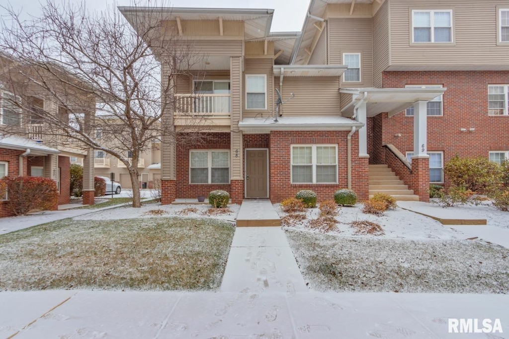 view of townhome / multi-family property