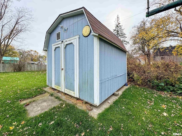 view of outdoor structure featuring a yard