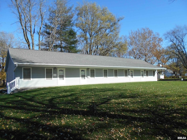 537 N Washington St, Bushnell, IL 61422 - view of front of property featuring a front yard