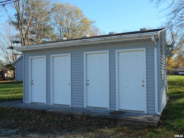 537 N Washington St, Bushnell, IL 61422 - garage featuring a storage shed
