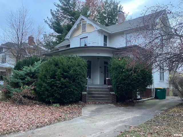 view of front of house with a porch