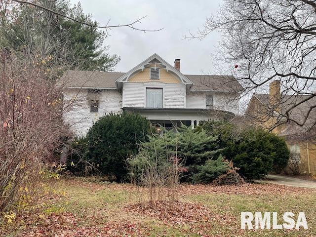 704 S Lafayette St, Macomb, IL 61455 - view of front of property featuring a chimney