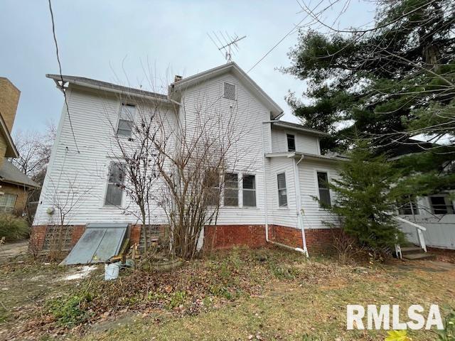 704 S Lafayette St, Macomb, IL 61455 - view of property exterior