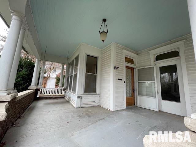 704 S Lafayette St, Macomb, IL 61455 - view of covered porch