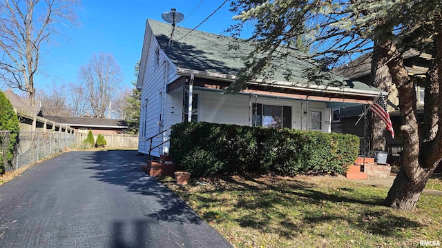 view of home's exterior